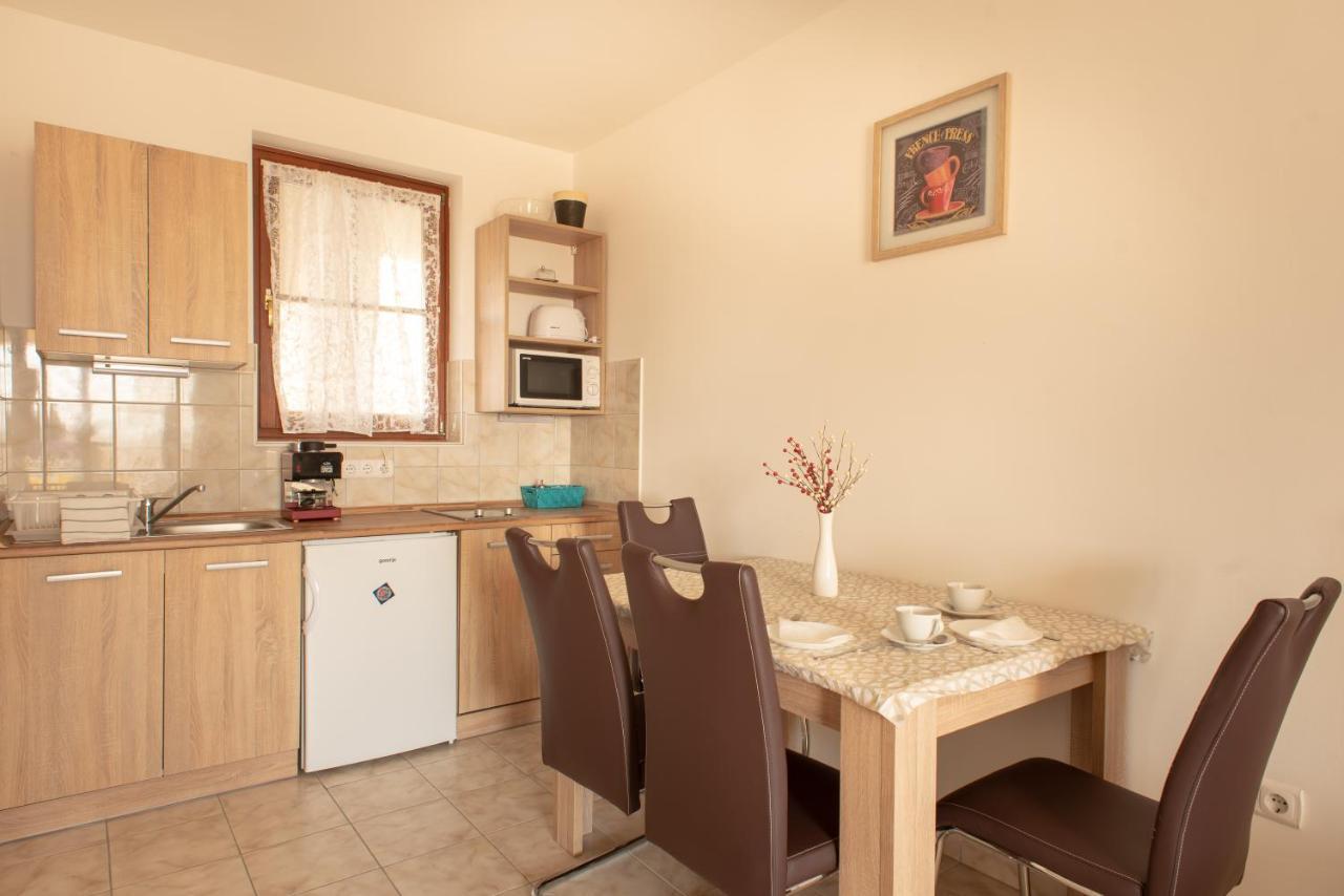 Modor Apartman Alsópáhok Bagian luar foto
