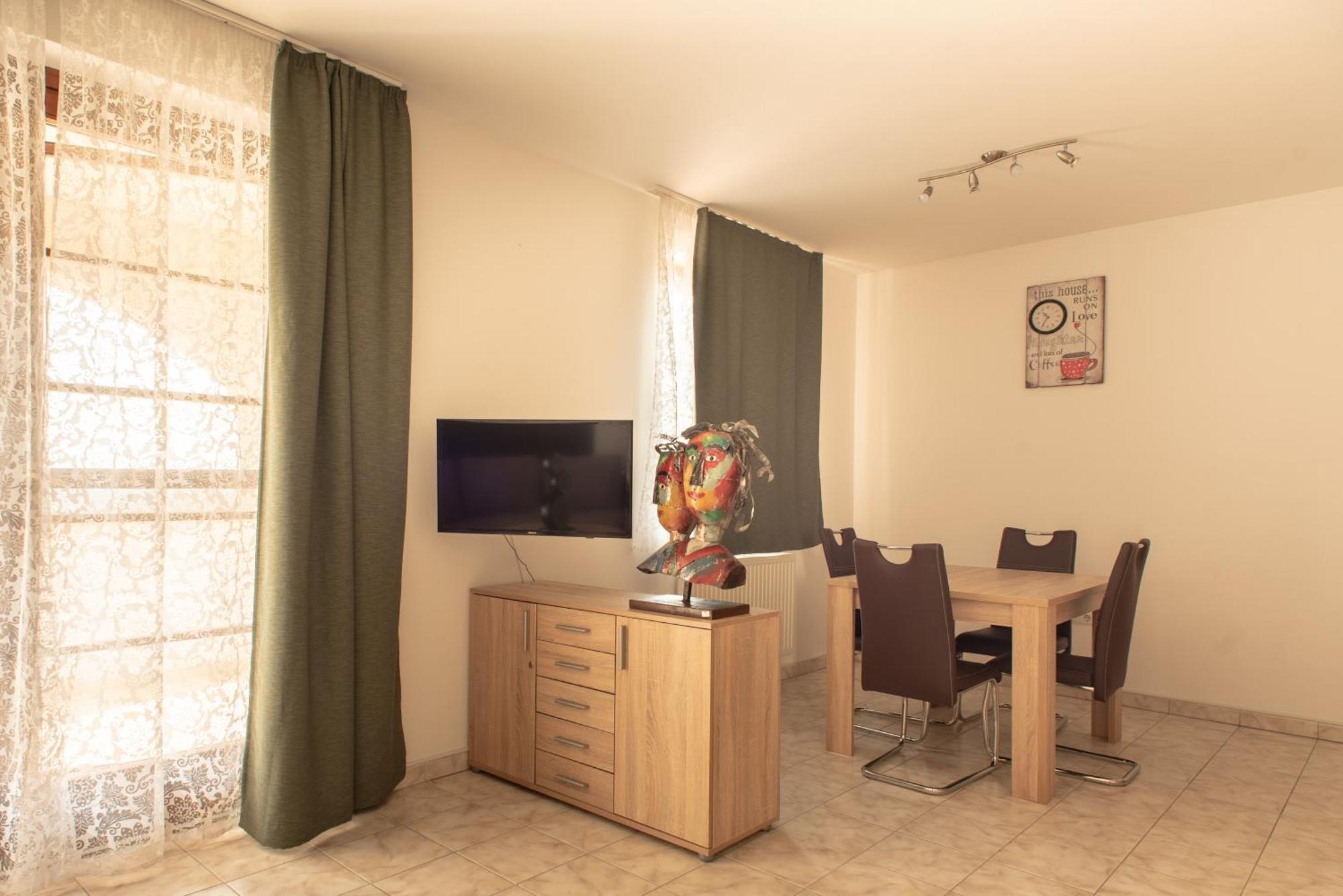 Modor Apartman Alsópáhok Bagian luar foto