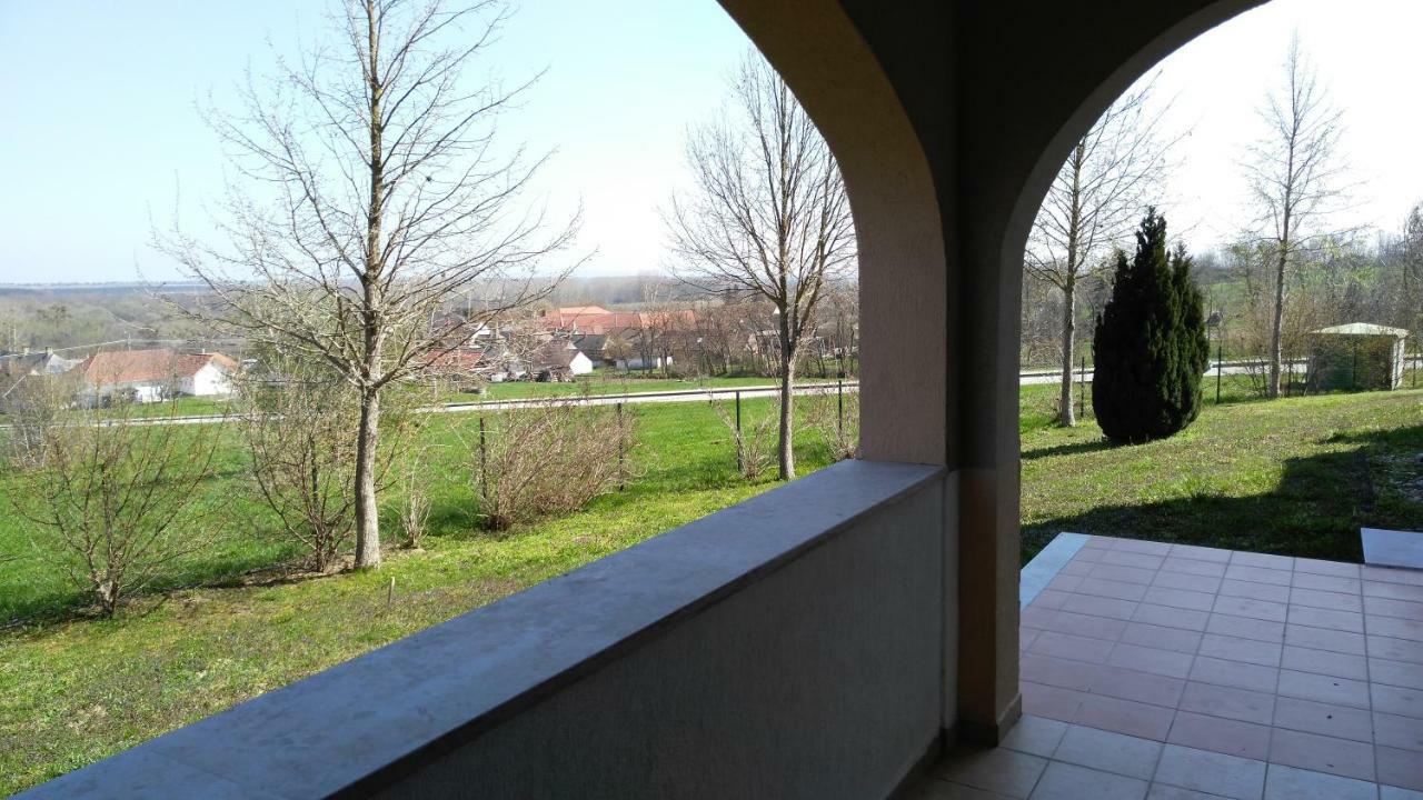 Modor Apartman Alsópáhok Bagian luar foto