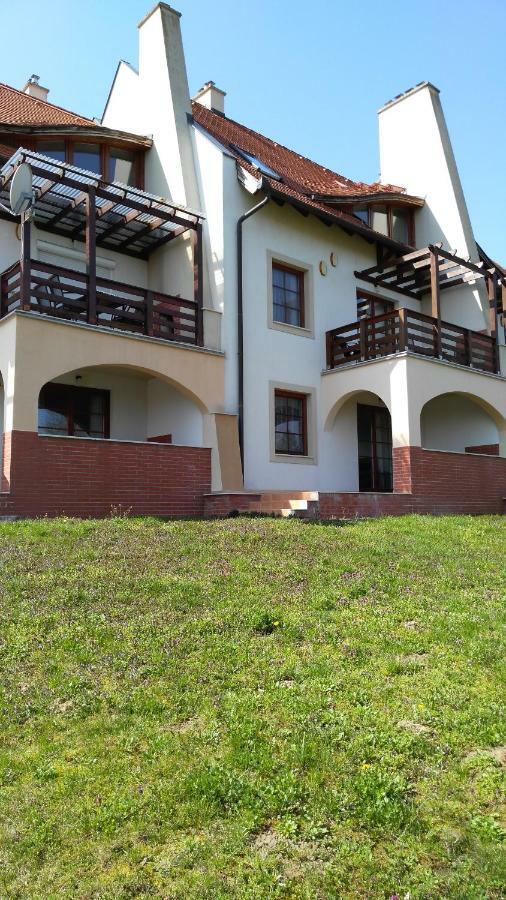 Modor Apartman Alsópáhok Bagian luar foto