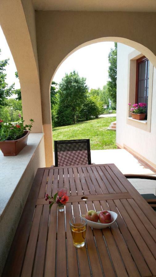 Modor Apartman Alsópáhok Bagian luar foto