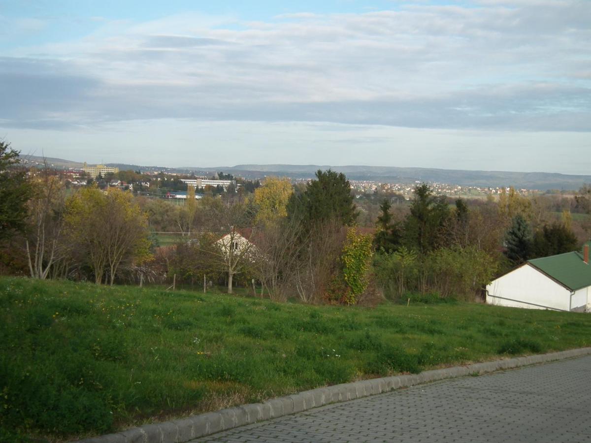 Modor Apartman Alsópáhok Ruang foto