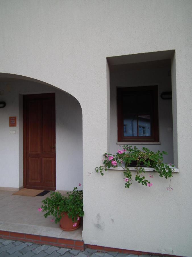 Modor Apartman Alsópáhok Ruang foto